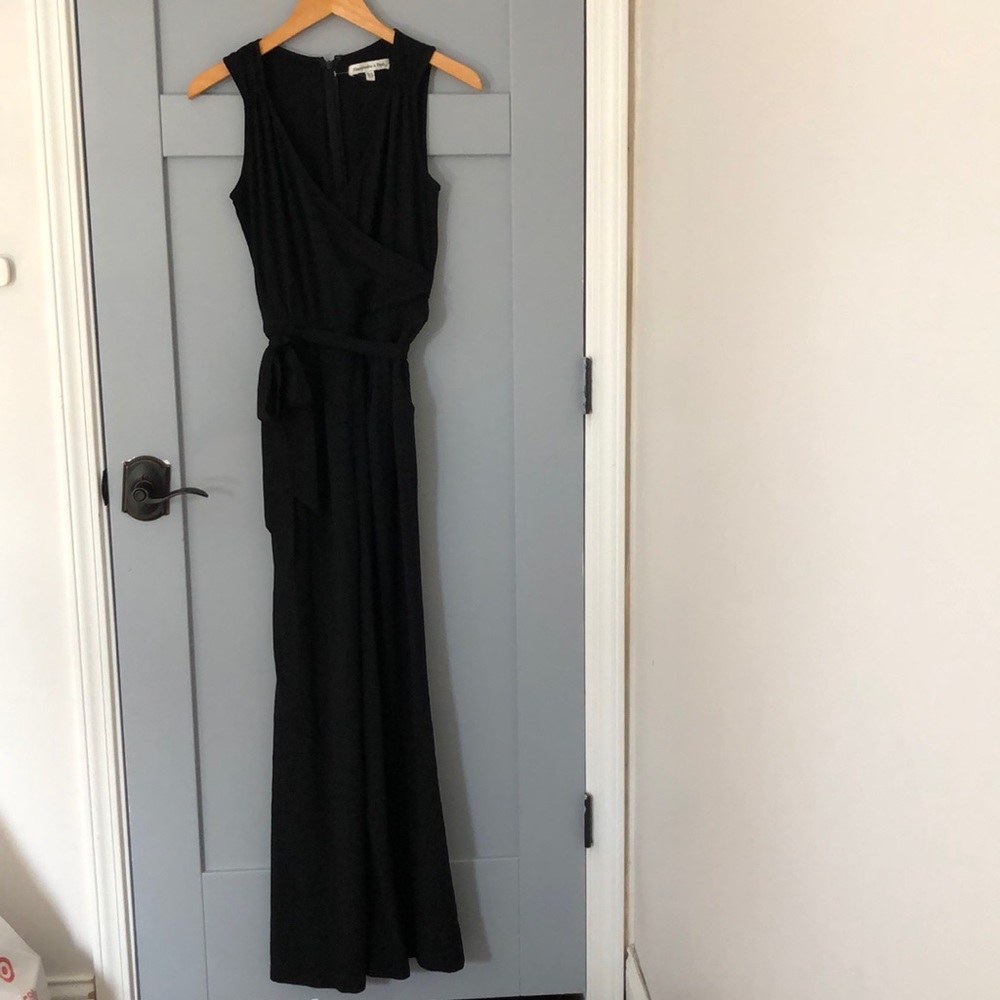 Black Abercrombie & Fitch sleeveless jumpsuit